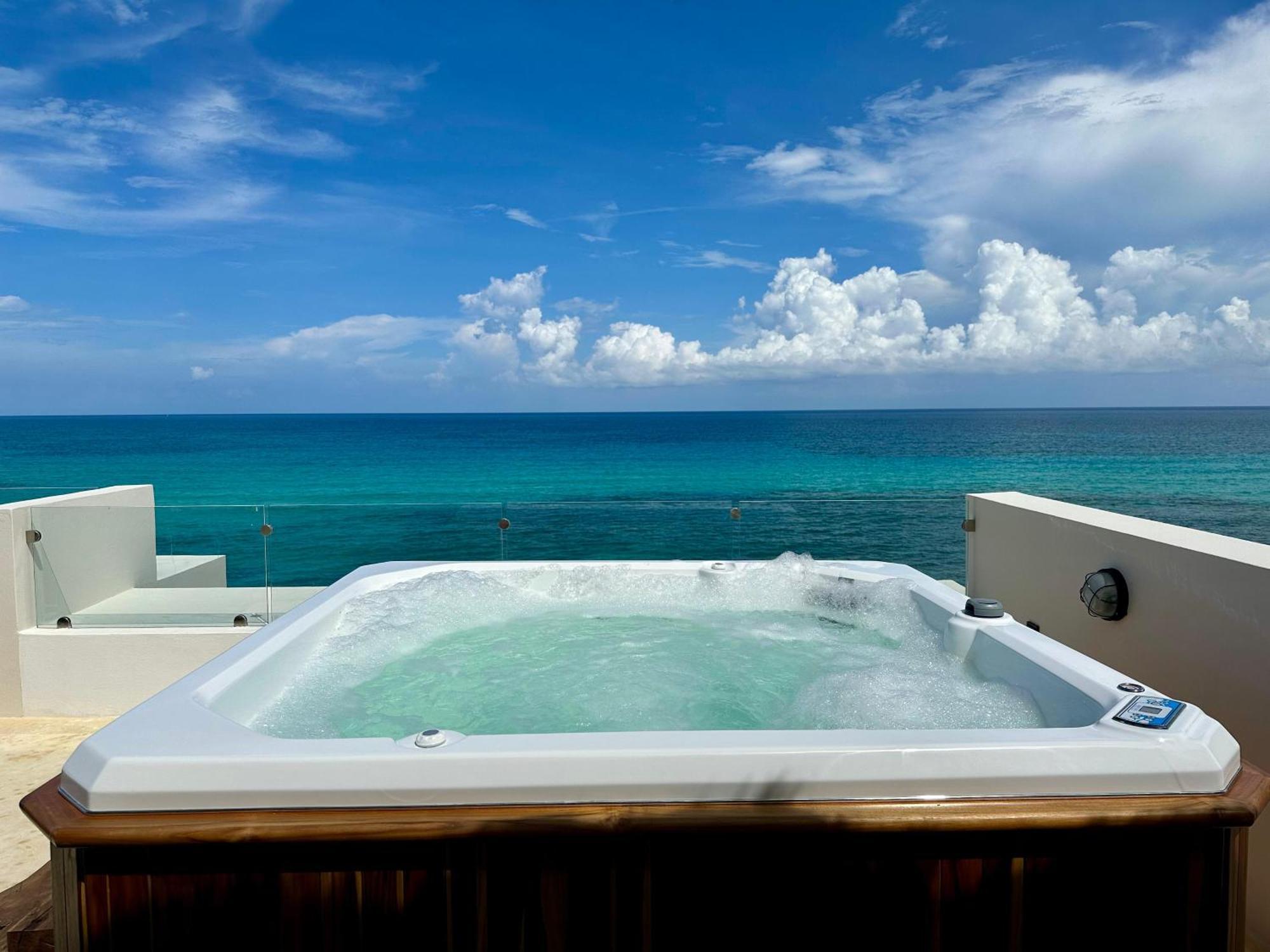 Angelina 28 Beachfront And Family Apartments - Modern And Relaxing Long Stays - 20 Min From Cancun Airport Puerto Morelos Eksteriør bilde